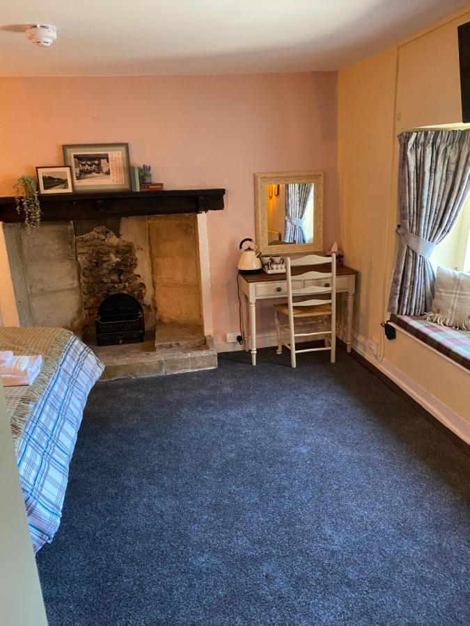 Bear Inn Bisley  Bagian luar foto