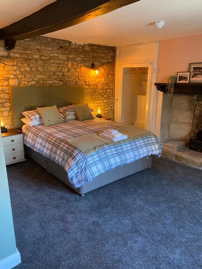 Bear Inn Bisley  Bagian luar foto