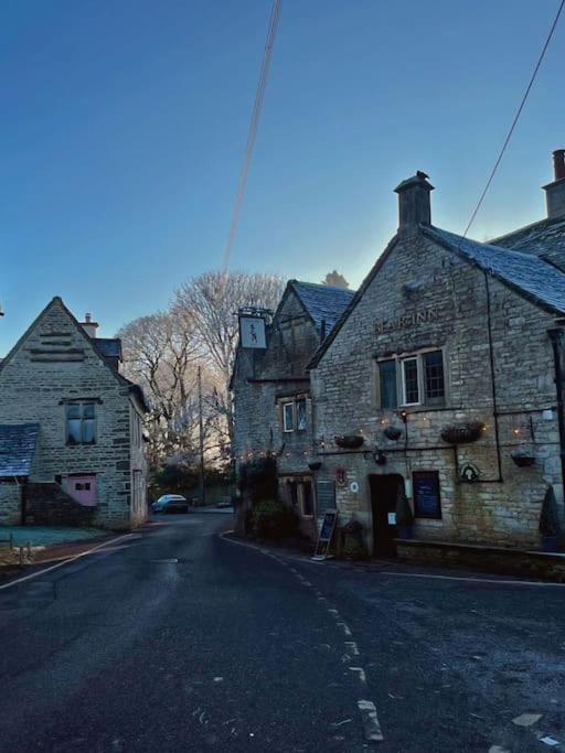 Bear Inn Bisley  Bagian luar foto