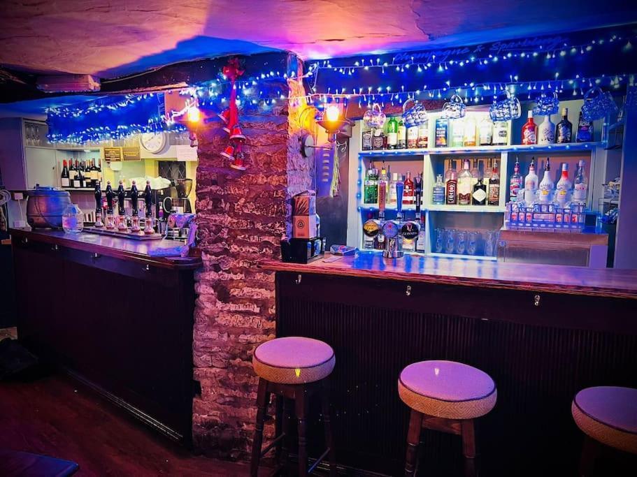 Bear Inn Bisley  Bagian luar foto
