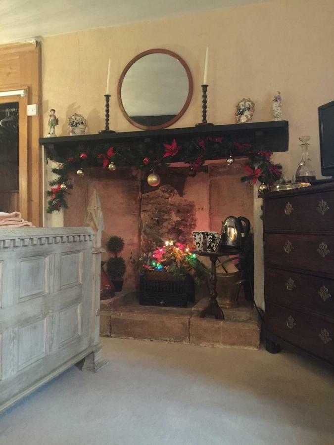 Bear Inn Bisley  Bagian luar foto